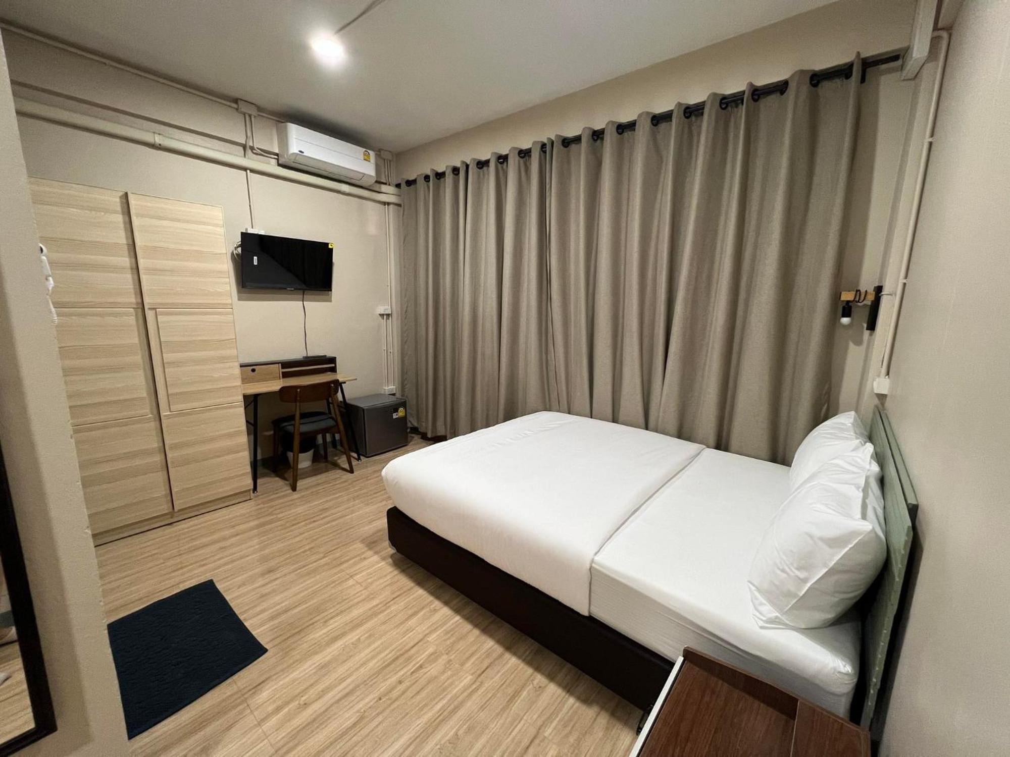 Bangwa House - Mrt Bangwa Station Hotel Bangkok Exterior photo