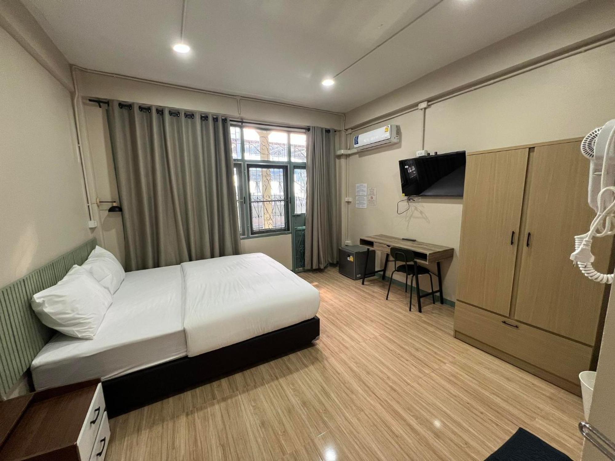 Bangwa House - Mrt Bangwa Station Hotel Bangkok Exterior photo