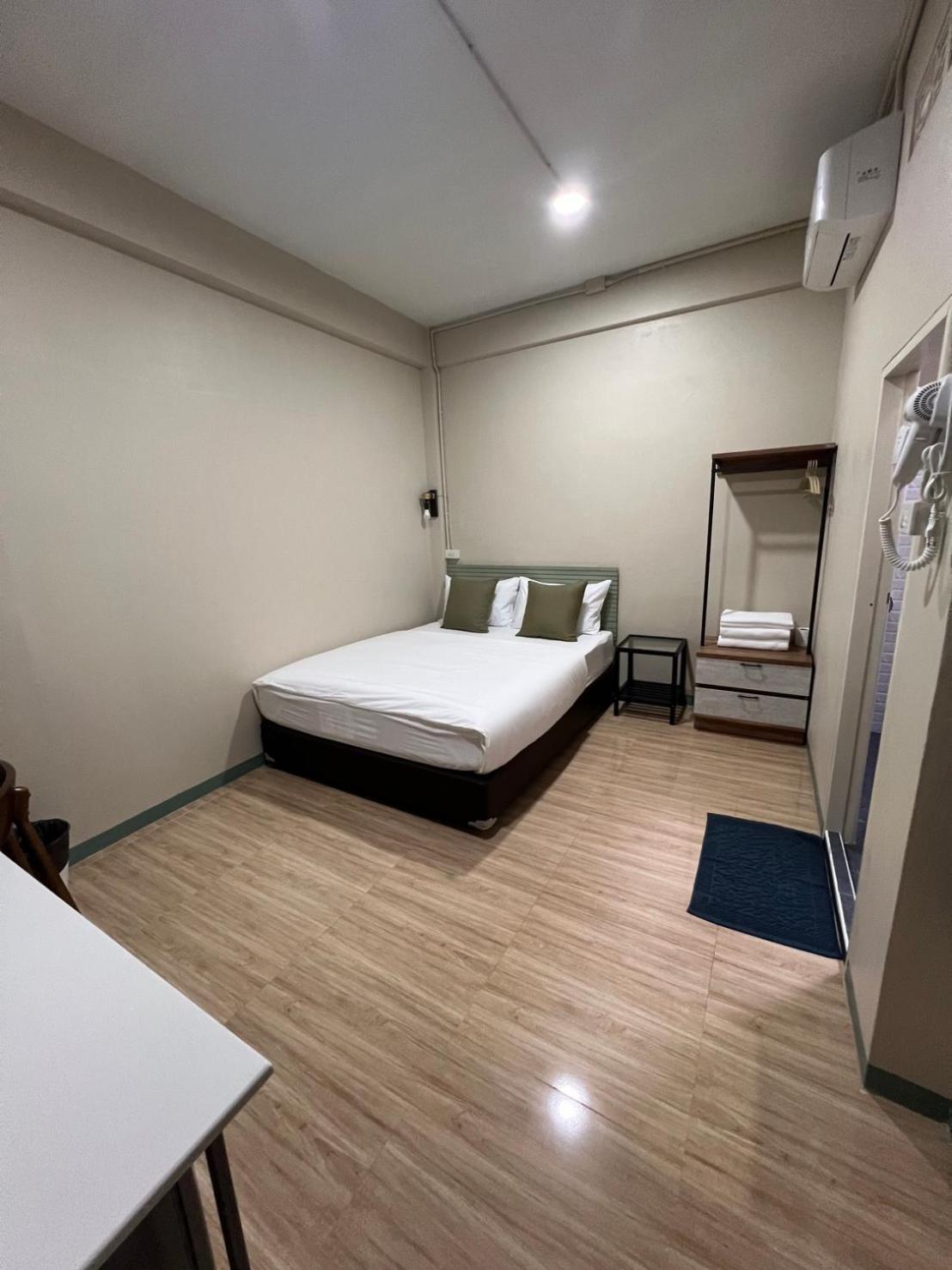 Bangwa House - Mrt Bangwa Station Hotel Bangkok Exterior photo